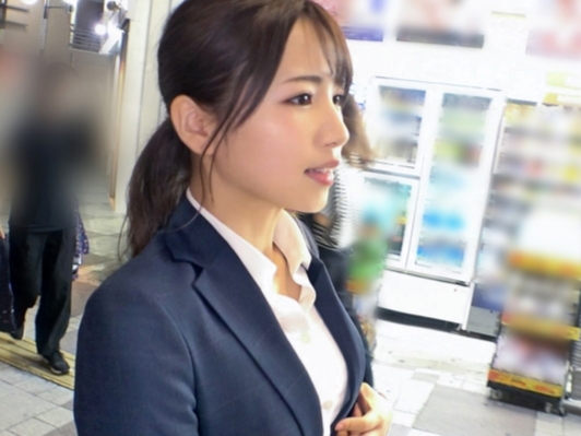 【スーツ姿のOLをゲット！】『仕事中なのに…』黒パンストを破いて敏感マンコを刺激！！トロトロに濡れたお姉さんと濃厚セックスでオフィス街の昼下がりがエロすぎる！！