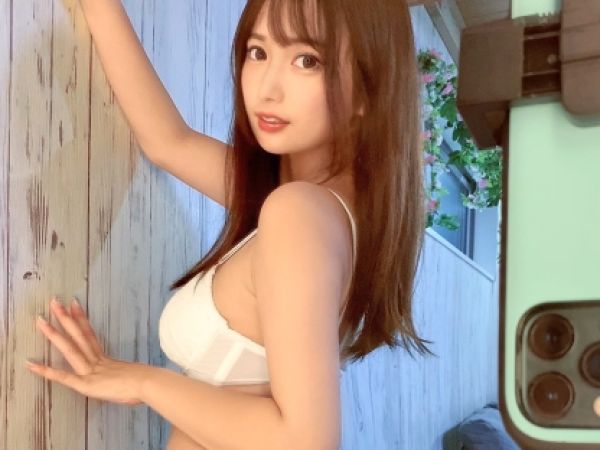 【三十路ビッチ妻の危険な遊び】『誰でもいいから挿れて…』超絶スケベな奥様がクンニ＆電マオナニーで発情！生チンを欲しがる淫乱っぷりがヤバすぎる不倫セックス！♡