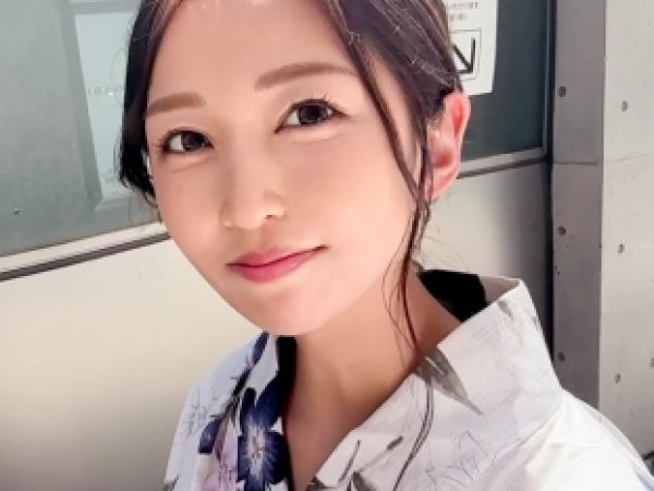 【浴衣美人のエロい誘惑】『暑い夜はこれで涼んで…』神スタイルお姉さんが浴衣を乱し、生チ○ポをねっとり受け入れる！美尻を揺らす騎乗位とバックで、着衣のまま激しく交わる半裸セックス！♡