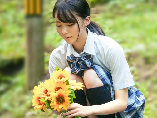 【田舎の制服美少女】細身スレンダーな幼馴染と汗だくエッチ♡田舎町で育った純粋な美少女が、幼馴染のチ○ポを身体で受け止めちゃう！制服姿から大胆に乱れる姿がエロすぎる！田舎の夜は熱くて長いぜ！♡