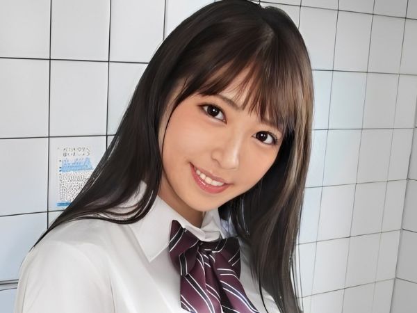 【制服美少女の秘密】『感度良すぎ…』ちっぱいJKが制服姿で大胆プレイ！アソコのキツさと感度が半端ない！背徳感MAXの制服セックスで興奮間違いなし！♡