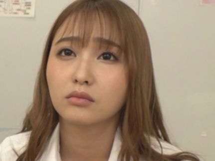 【ギャルJKの保健室セックス】 制服を脱いだらエロギャルに変身！ 感じまくりの敏感ボディで乱れまくり♡