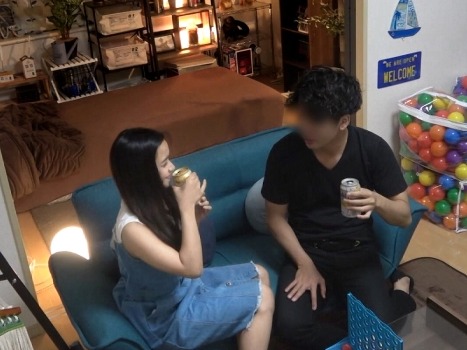 【ハーフ美女の淫らな誘惑】『もっと…激しくして♡』東南アジア系ハーフの美巨乳娘が、男を誘惑！手コキと乳首責めで男を悶絶させ、連続ピストンで激しくハメまくるエロプレイ！