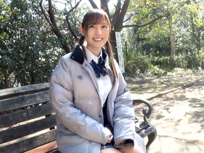 【制服美少女のAVデビュー】超絶美少女が2本の肉棒に翻弄されまくり！制服姿で激イキ連発♡ 初めての快感に悶える姿がエロすぎる！！