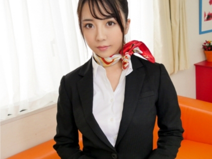 【美脚CAの危険なフライト】『ダメ…乗客にバレちゃう…』セクシーなお姉さんCAが機内で顔面騎乗＆クンニされ、濡れまくり！熱い肉棒で激しく突かれ、空の上で絶頂アクメ♡