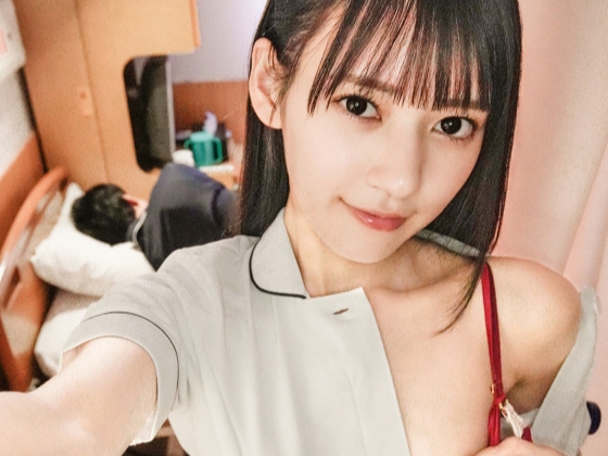 【清楚系ナースの裏の顔】『患者さん、今日は特別な治療よ♡』八掛うみちゃんが白衣の天使から淫乱ナースに大変身！チンコだらけの病室でしゃぶりまくり、乱れまくるエロすぎる看護プレイ！