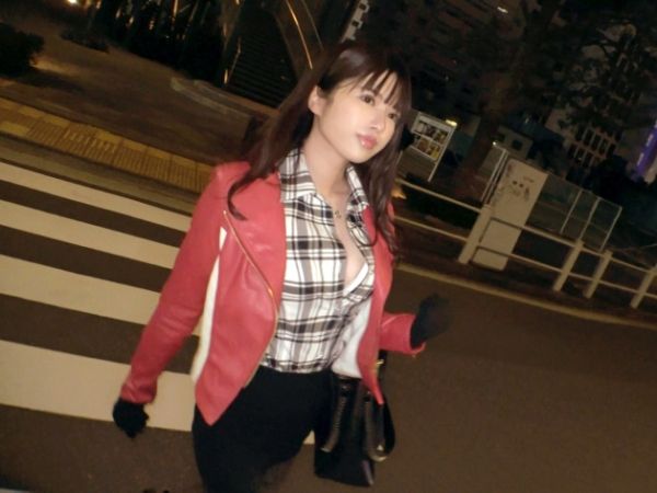 【美巨乳美女の過激プレイ】『気持ち良すぎる…』露出好きの素人美女が電マ＆手マンで絶頂アクメ！オイルまみれで巨根に突かれ、ロケットおっぱいが激しく揺れる！エロすぎるSEXに悶絶必至！♡