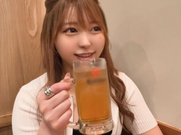 【同窓会NTR】『久しぶり…でもダメだよ？』中学時代のマドンナと再会！今や人気インフルエンサーの彼女と禁断のSEX！電マ責め＆激ピストンで悶絶アクメ連発！ウブな顔してエッチなカラダに成長した姿に興奮必至！！