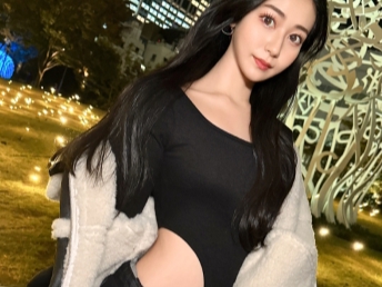 【スレンダー美女の淫乱ボディ】エチエチすぎるスタイルに即ボッキ確定！素人美女が魅せるめちゃシコなワレメを、肉棒で激しくズボズボ突きまくる！！♡