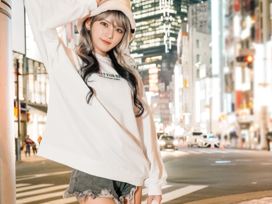 【ギャルと激熱セックス】バチクソ可愛いギャルと濃厚プレイ！パイパンま○こを激しく突きまくり、ギャルの喘ぎ声が響き渡る！無毛の秘部をズボズボ、ギャルのエロさが爆発する瞬間を激撮！