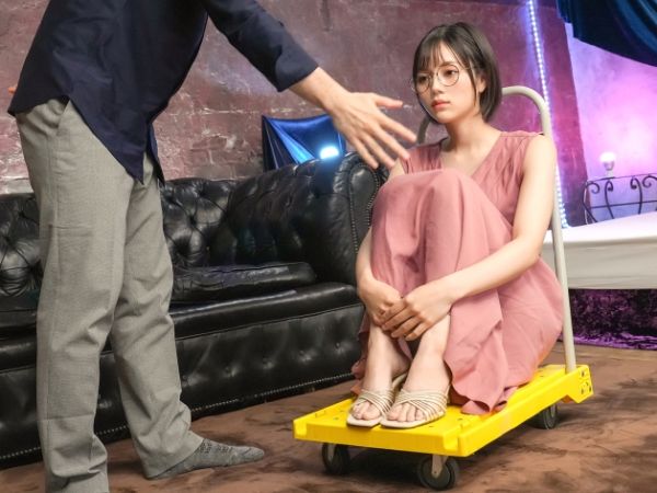 【未来型風俗体験】セクサロイドの美ボディにメロメロ！じゅぽじゅぽフェラで即イキ確定→本番解禁で高速ピストンに喘ぎまくり！ロボットなのにエロすぎる♪