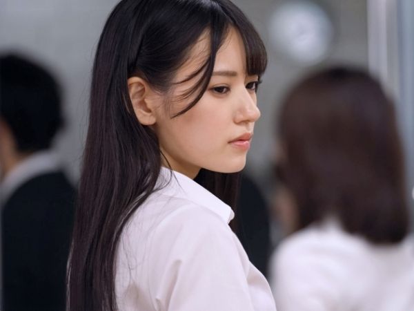 【後輩OLの危険な誘惑】『先輩、奥さんより私を選んで…』スレンダー美人後輩が既婚先輩を逆NTR！会社の恋愛ルールを無視した不倫セックスで先輩をメロメロに！！