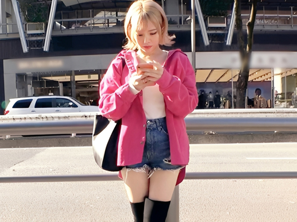 【金髪ギャルをガチハメ！】『イっちゃうっっ！！』セックス大好きな令和ギャルを大人チンポで激突き！可愛い顔してエロすぎるギャルとヤリまくり♡