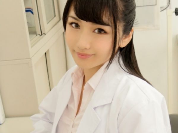 【禁断の教室】『先生、ダメですよ…』美人教師と生徒の危険な関係！授業中に大胆な変態プレイに挑戦♡ 制服姿の先生が教室で見せるエロすぎる姿に興奮必至！