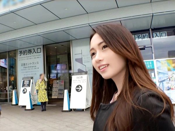【禁断のオフィスラブ】ハーフ美女秘書と社内不倫！ 濃厚な愛人関係を忘れ、生ハメで激しく求め合う… 仕事中の真面目な顔とは別人のエロい姿に興奮必至！