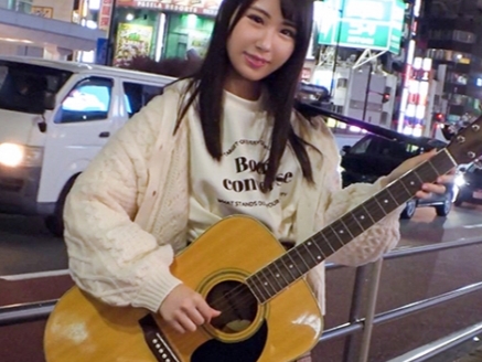 【美尻素人ナンパ】ミュージシャン志望のウブな娘をゲット！白濁ザーメン顔射で大興奮！セクシーな美尻を揺らして感じまくる！♡